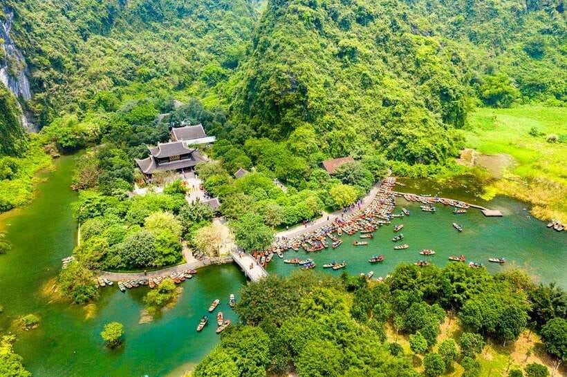 From Hanoi: Ninh Binh Boat Ride, Mua Cave Hike, Temple Visit - Lunch in Ninh Binh: Buffet Food With Realistic Expectations