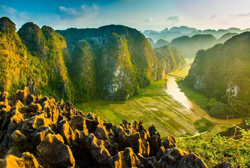 From Hanoi: Ninh Binh Boat Ride, Mua Cave Hike, Temple Visit - Choosing Your Route: Bai Dinh vs Hoa Lu and Mua Cave
