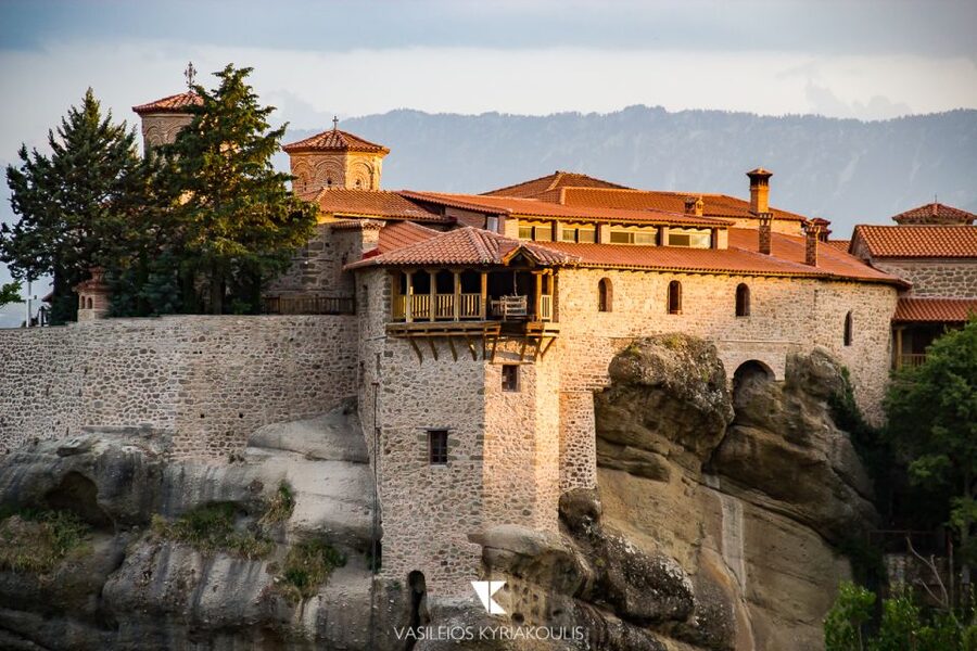 From Kalabaka: Authentic Meteora Hiking Tour - Local Agency - 4 hours, easy pace, and the kind of walking that lets you look up