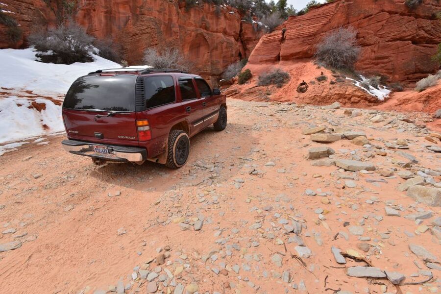 From Kanab: 3-Hour Peek-a-Boo Slot Canyon Hiking/Photo Tour - The Guide Effect: Better Photos and Better Stories