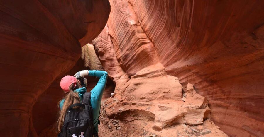From Kanab: 3-Hour Peek-a-Boo Slot Canyon Hiking/Photo Tour - Stepping Into Peek-A-Boo: Swirls, Fins, and Arches Up Close