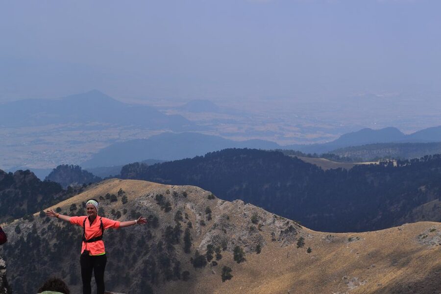 From Mexico City: Hike Iztaccihuatl Volcano with an Alpinist - Views and photo stops: when the volcanoes get close