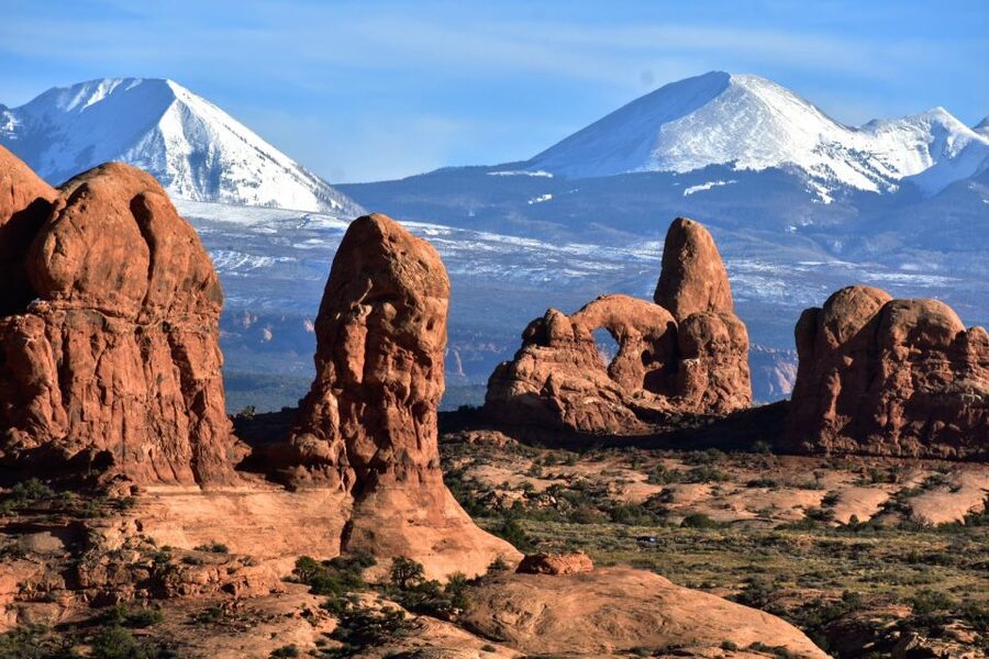 From Moab: Arches National Park 4x4 Drive and Hiking Tour - The 4x4 backcountry adventure: remote arches with wide-open views