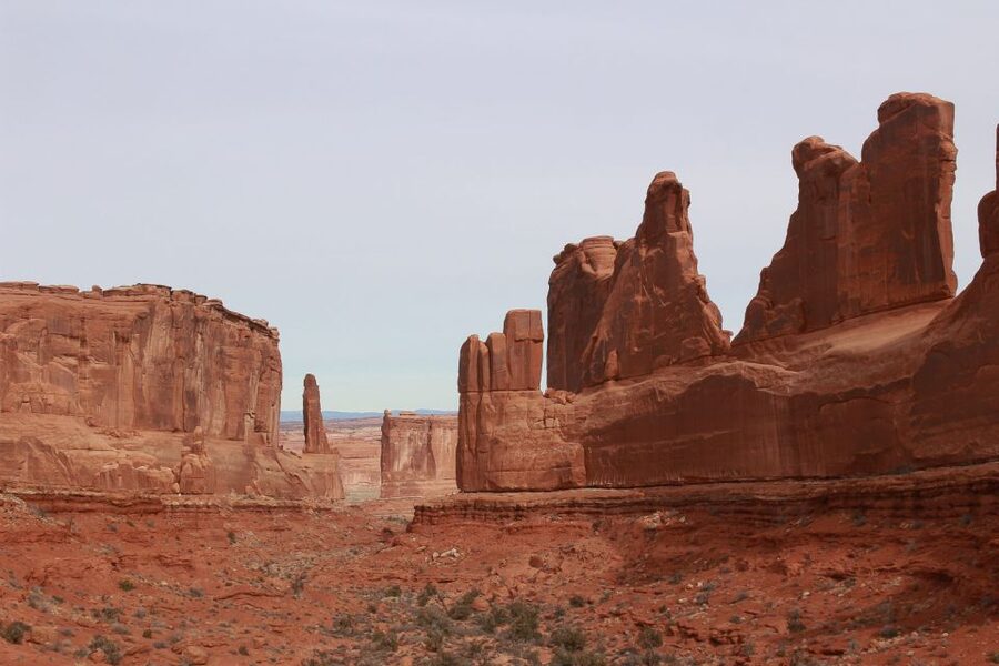 From Moab: Arches National Park 4x4 Drive and Hiking Tour - Marching Men and dinosaur tracks: the fun detours that make the day memorable