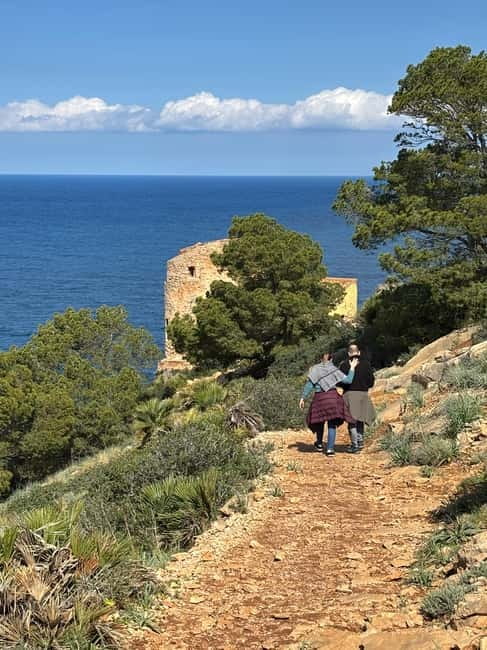 From Palma: Sierra de Tramuntana Hiking with small Picnic - The midpoint picnic: local food with a view (and why it’s smart)