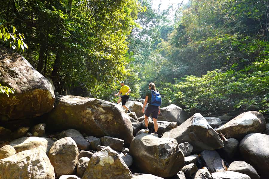 From Pattaya: Rayong Adventure Hike and Kayak Day Trip - From Pattaya Pickup to the National Park: how the day starts