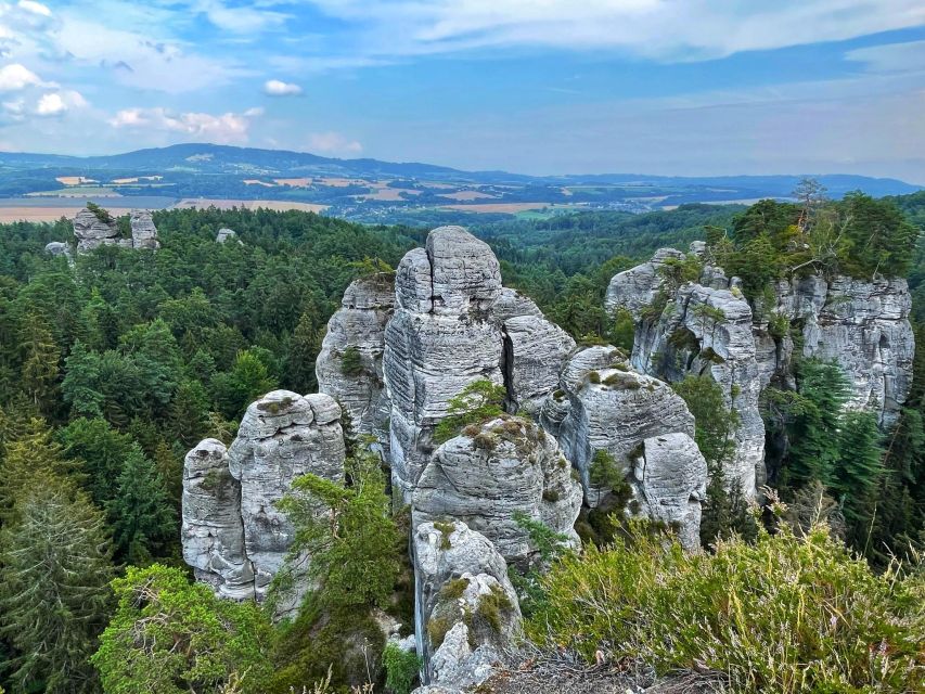 From Prague: Full-Day Bohemian Paradise Guided Hiking Trip - Getting There, Meeting Point, and Not Missing the Start