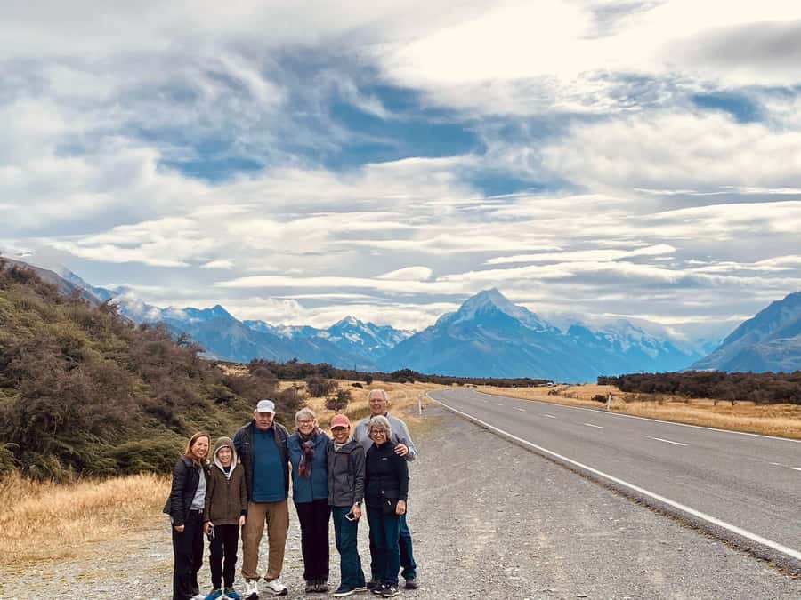 From Queenstown: Mount Cook Heli-Hike and Bus Tour Combo - Kawarau Gorge to Cromwell: Quick Photo Stops That Add Up