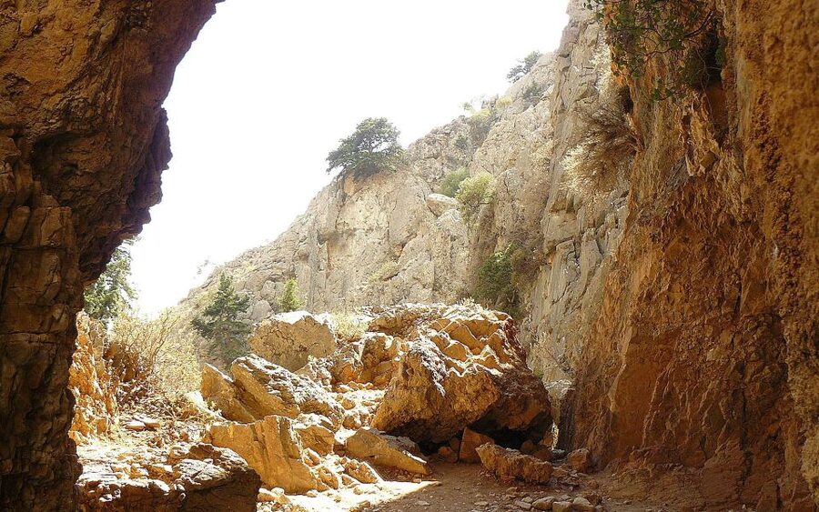 From Rethymno/Chania: Imbros Gorge Hike - Komitades: Where the Gorge Stops and the Day Opens Up