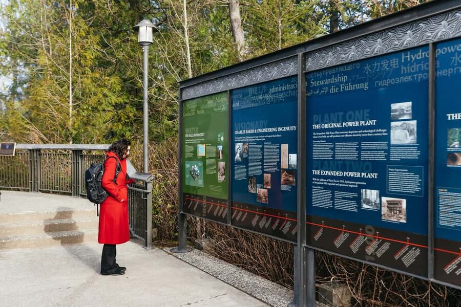 From Seattle: Visit Snoqualmie Falls and Hike to Twin Falls - Small Group and Live English Guide: The Human Part