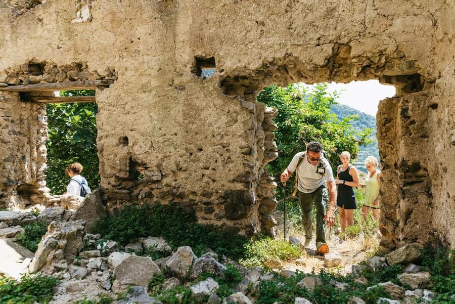 From Sorrento: Path of the Gods Guided Hike with Transfers - The 4-hour walk: ancient mule tracks and sea views over Positano