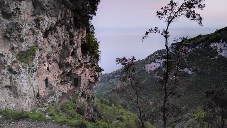 From Sorrento: Path of the Gods Hike with Tasting Stop - The Van Ride to the Trailhead: Use the Time to Get Ready