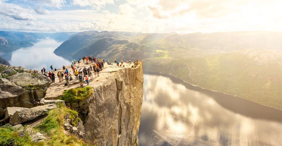 From Stavanger: Pulpit Rock Guided Hike with Pickup - The return: same fjord, different mood