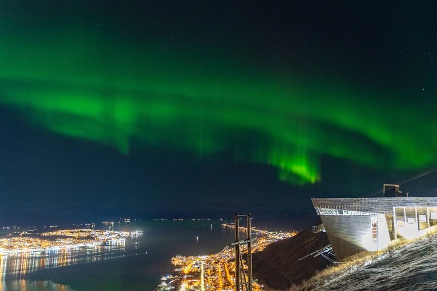 From Tromsø: Evening Fjellheisen Snowshoe Hike and Cable Car - The snowshoe hike: an easy one-hour plan with real Aurora chances