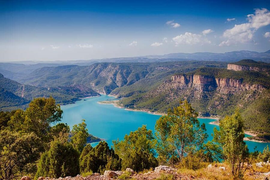 From Valencia: Montanejos Guided Hike with Natural Pools - Guides and group vibe: friendly coaching in English and Spanish