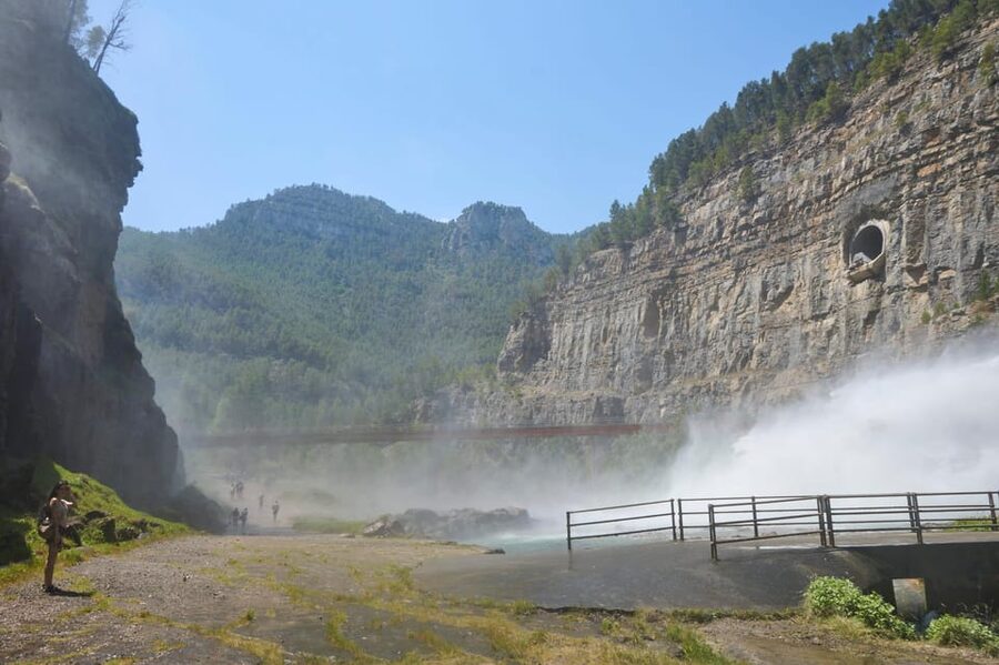 From Valencia: Montanejos Tour with Guided Hike - Getting There From Valencia Without Losing the Day