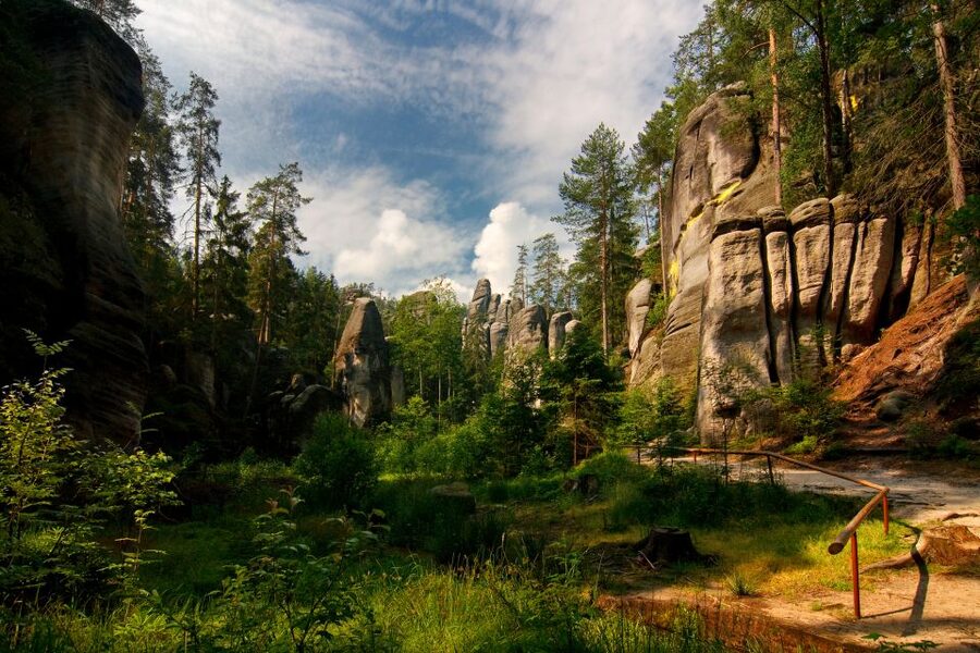 From Wroclaw: Hiking Trail in Rock City Adrspach - The mouse hole: short squeeze, big memory