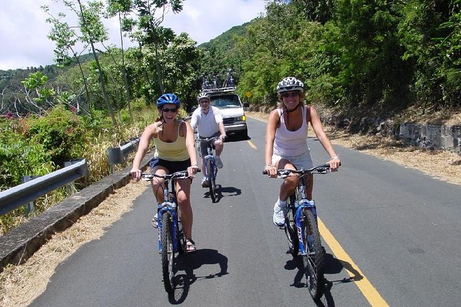 Full Day Oahu Bike, Hike, Sail and Snorkel Combo - Sailing the Diamond Head Coast on a 38-Foot Catamaran
