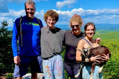 Goat Hiking, Beaver Dam Visit and picnic in Quebec forest - Meeting point at 1343 Rue Gaudar: how to show up ready