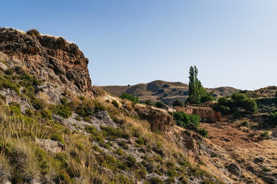 Granada: Los Cahorros de Monachil Canyon Hiking Tour - Seasons Around Sierra Nevada: Pick Your Weather for the Vibe
