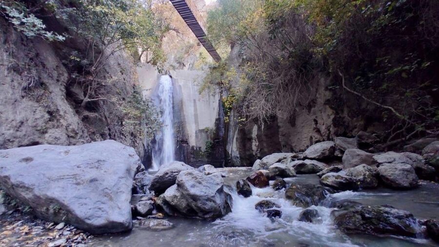 Granada: Los Cahorros Guided Afternoon Hiking Tour - Following the river route through Cueva de Las Palomas