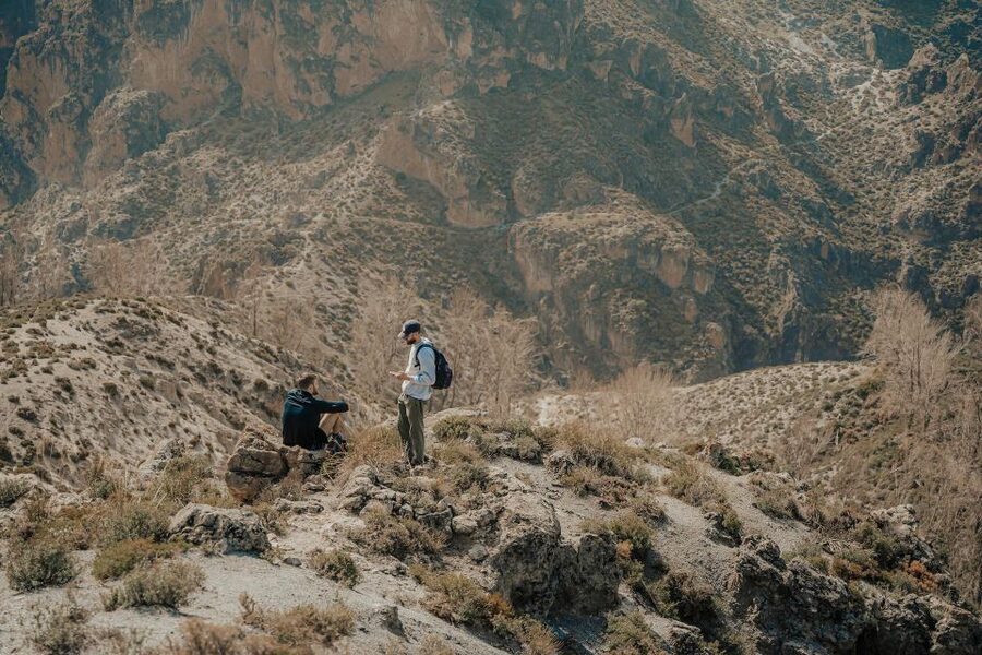 Granada: Los Cahorros Guided Afternoon Hiking Tour - The hanging bridge and rocky return: the final effort