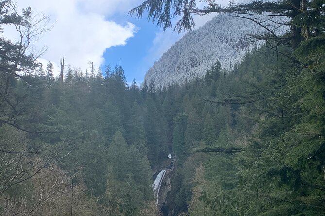 Guided forest hike to Seattle waterfalls incl. Snoqualmie Falls - What to Pack: Shoes, Layers, and a Rain-Ready Plan
