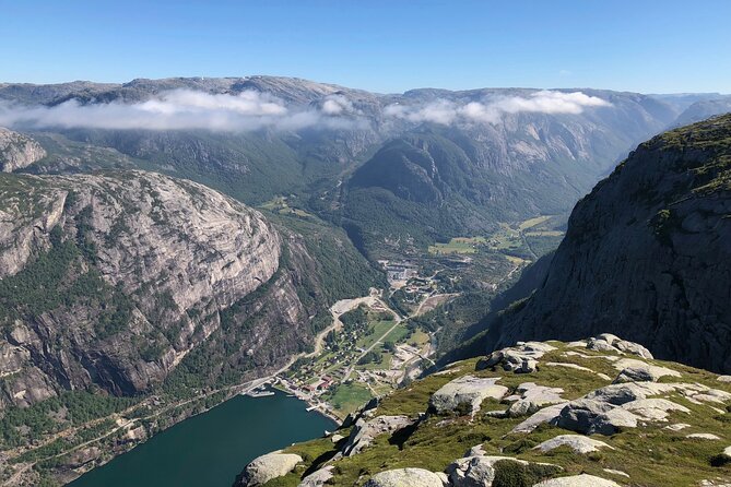 Guided hike to Kjerag and Kjeragbolten - Timing and Pace: Stops, Group Flow, and Photo Moments