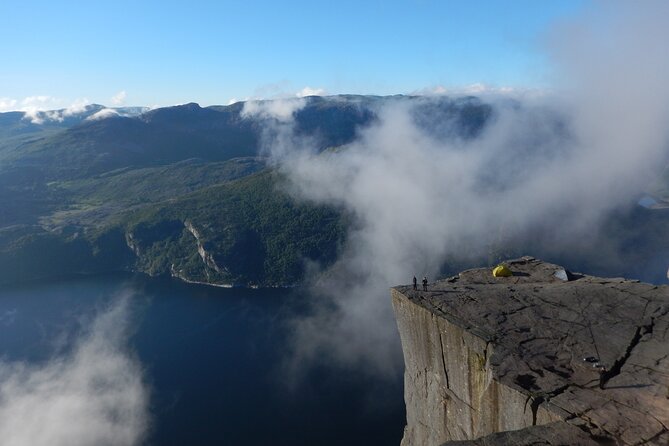 Guided sunrise hike to Pulpit Rock Preikestolen - Sunrise on the plateau: seeing Pulpit Rock with breathing room