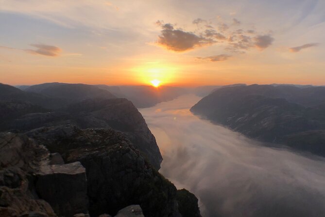 Guided sunrise hike to Pulpit Rock Preikestolen - Pickup and transport: why the easy start matters at this hour