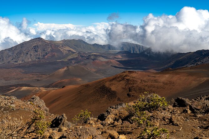 Haleakala Crater Hiking Experience - Entering Haleakala Crater: More Than a Walk Through Volcanic Rock