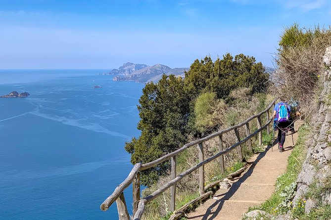 Half-Day Private Amalfi Coast Path of the Gods Hike with Lunch - Private guiding: what that looks like in real life