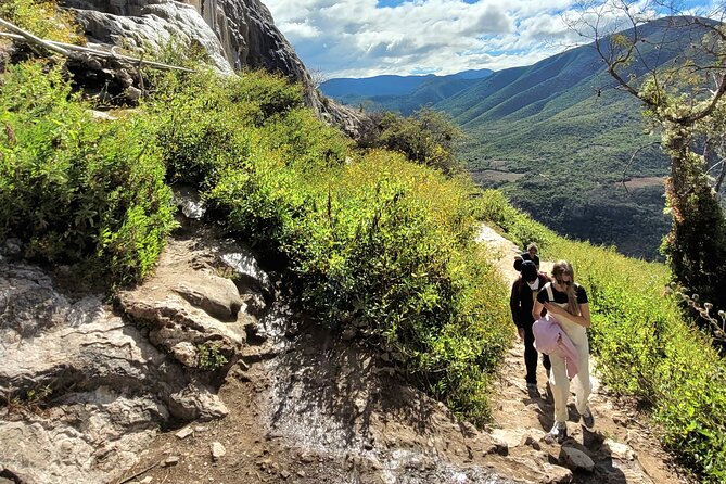Hierve el Agua Half-Day Guided Hike Adventure ALL FEES INCLUDED - Getting there from Oaxaca City: early departure is the strategy