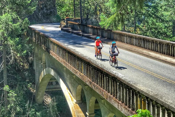 Hike and Bike Tour to Columbia River Gorge Waterfalls - Multnomah Falls area stops: Vista House, photos, and Benson Bridge