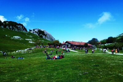Hike the heart of the Basque country - 8:00 AM in San Sebastián: start where locals actually begin their day