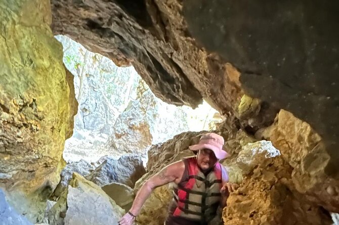 Hike to La Leone Waterfall / Tubing - Gear, guidance, and safety that keeps things fun