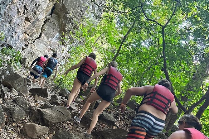 Hike to La Leone Waterfall / Tubing - What to wear for a day that means getting soaked