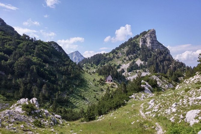 Hiking between Bosnia and Herzegovina - Day 5 on Visočica and Umoljani: ridge walking plus UNESCO stećci areas