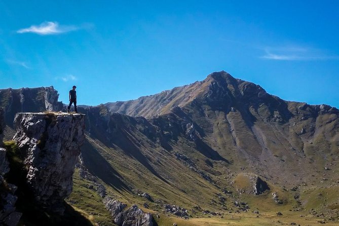 Hiking between Bosnia and Herzegovina - Sarajevo start: pickup, timing, and how the days are paced