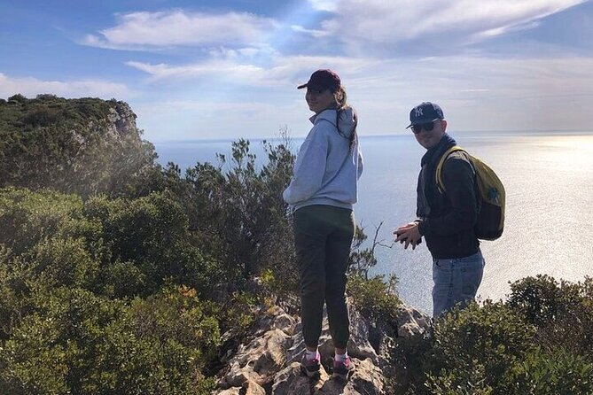Hiking tour to the highest limestone cliff of continental Europe - Who should book this cliff hike in Arrábida?