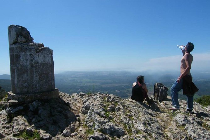 Hiking tour to the highest point of Arrábida mountain - At Formosinho (501m): why the view here feels different