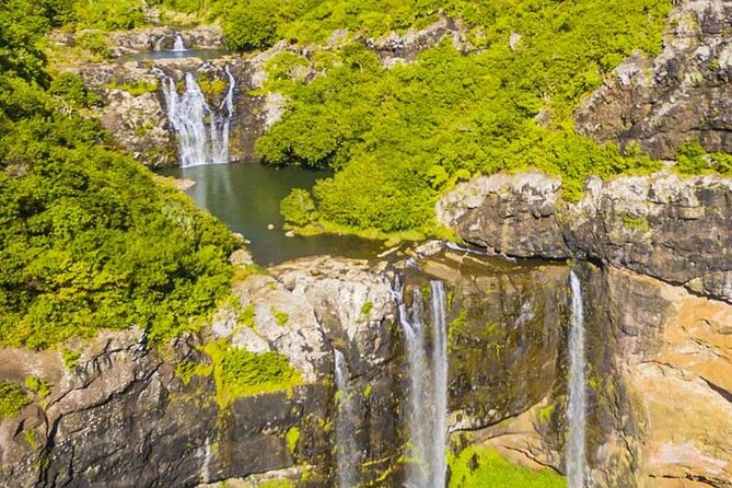 Hiking Trip Full-Day: The Magnificent 7 Waterfalls Sept Cascades including Lunch - Henrietta’s Seven Waterfalls: Why Tamarind Falls Feels Special