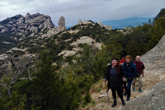 Historical Montserrat Half-Day Hiking Tour from Barcelona - What the small group (8 max) changes on this tour