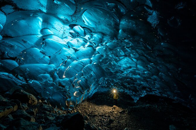Jökulsárlón: Blue Ice Cave and a Long Glacier Hike - Weather reality: how the tour responds when the sky misbehaves