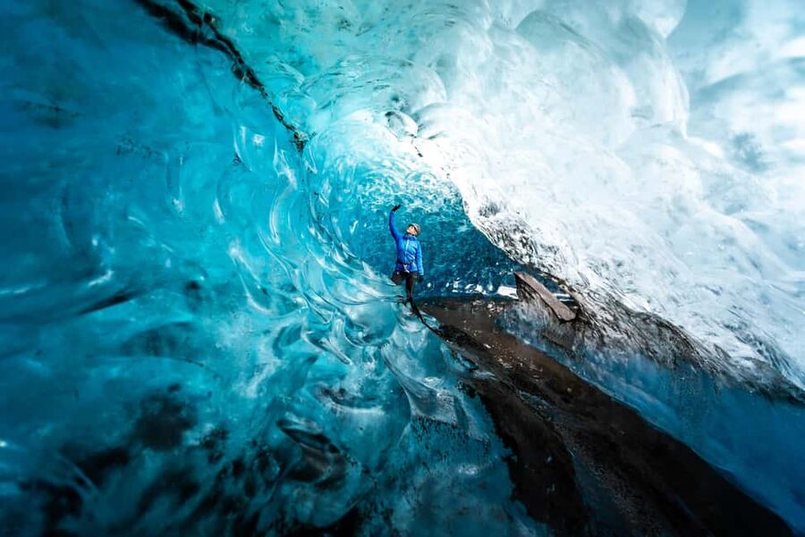 Jökulsárlón: Glacier Hike to a Remote Ice Cave - Inside the Blue Ice Cave: How Safety Works and Why the Color Changes
