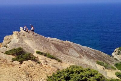 Jurassic Hiking tour to footprints of dinosaur in Espichel Cape - Getting there from Lisbon: pickup, small group, and timing