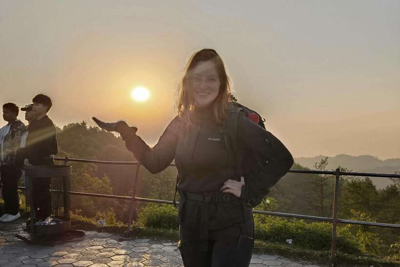 Kathmandu: Nagarkot Sunrise View and Day Hike with Lunch - Lunch box: small, smart energy for a full day