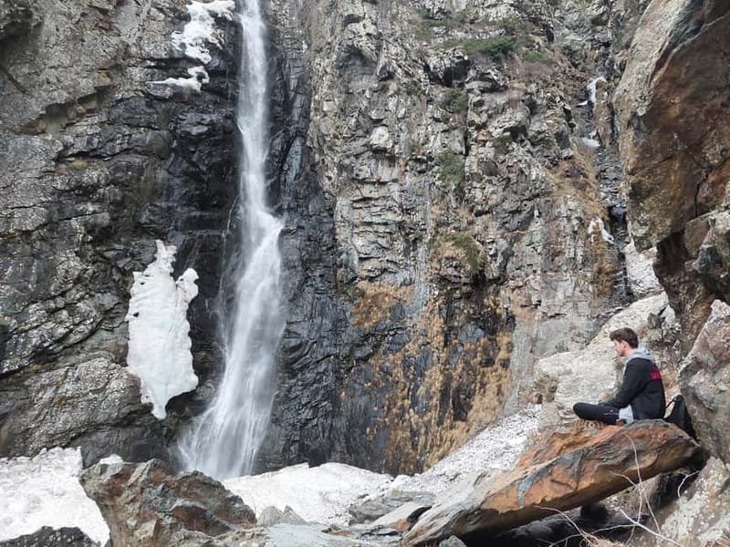 Kazbegi: Gveleti Waterfall Guided Hike - Meet at Rooms Hotel Kazbegi, then ride to the start