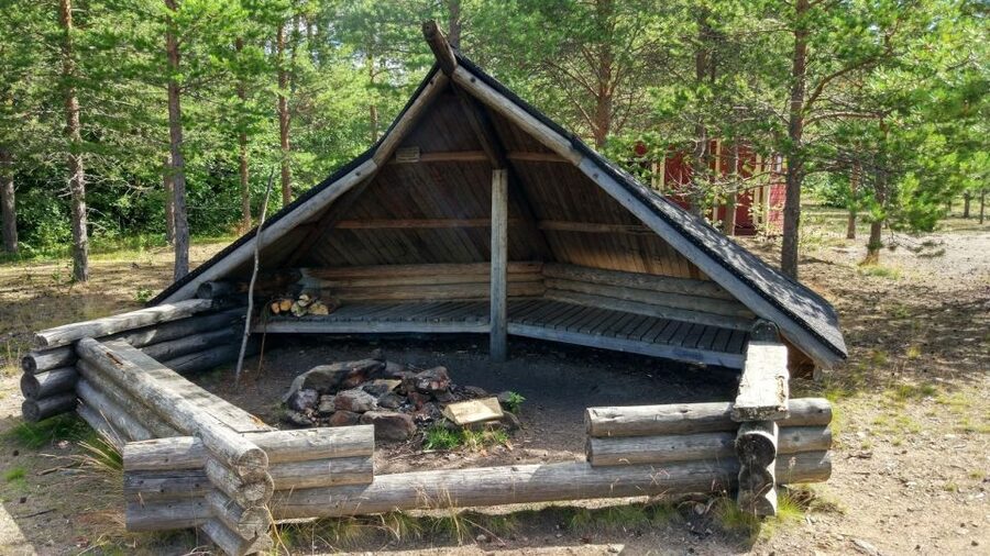 Korouoma National Park Guided Hike with Snacks - The Forest Camp Break: Snacks by an Open Fire