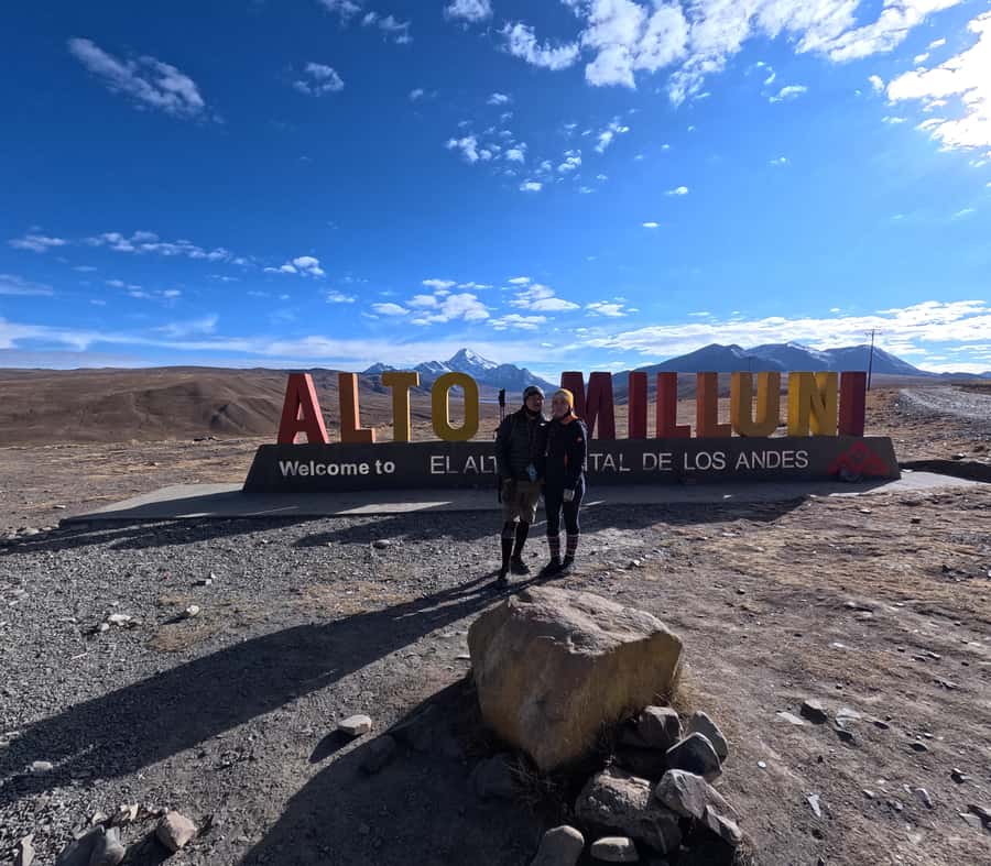 La Paz: Charquini Mountain Guided Hike - Hiking from 4,600m to the lagoon: what the climb feels like